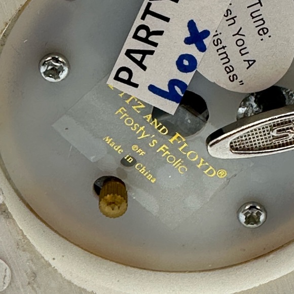 Fitz and Floyd Frosty's Frolic Musical Snowglobe - Picture 7 of 17